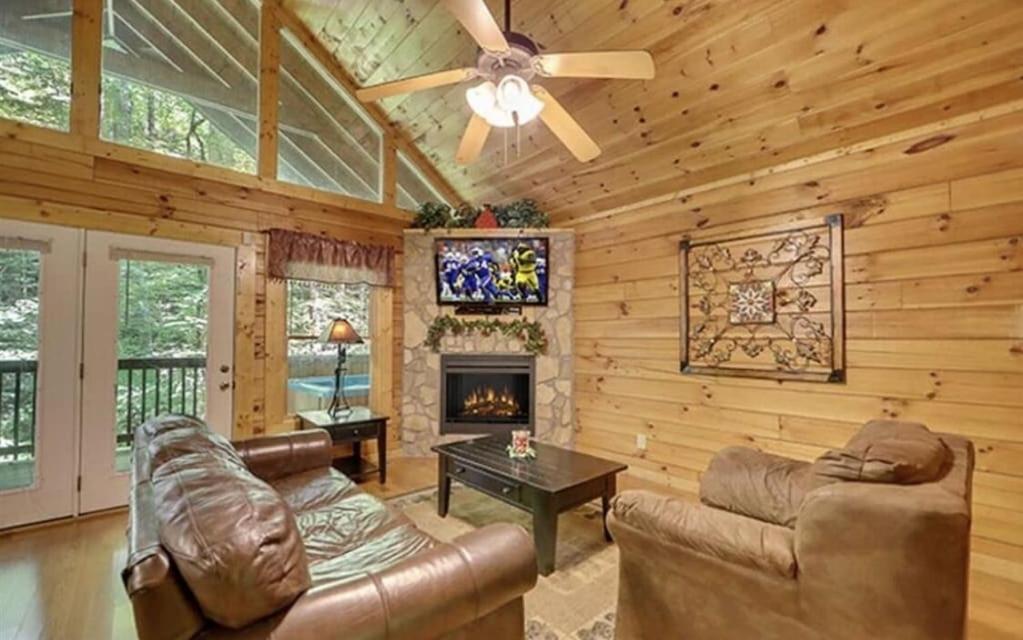 Creekside Paradise Found! One-Bedroom Mountain Cabin In Pigeon Forge Сев'єрвілл Екстер'єр фото